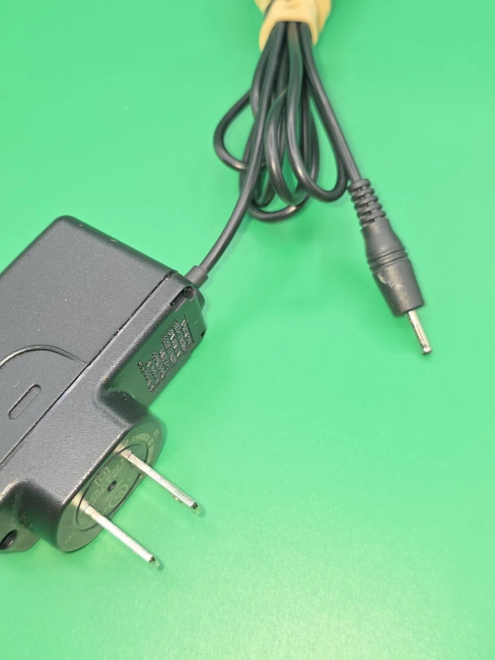 VINTAGE SANYO SCP-3100 SPRINT FLIP PHONE + CHARGER!